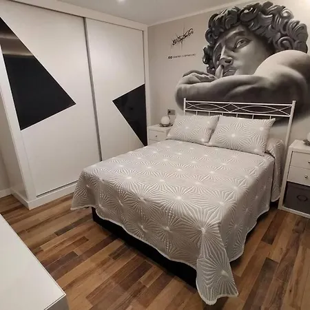 Arte Y Descanso: Historic Cimadevilla Near Marina And Beaches Gijon